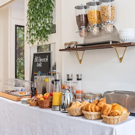 Queens Boutique Hotel 3*