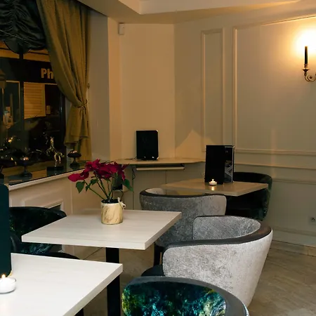 Queens Boutique מלון