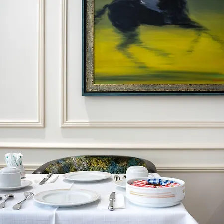 Hotel Queens Boutique Paris