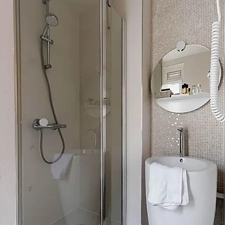 Queens Boutique Hotell 3*