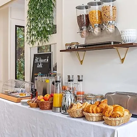 Queens Boutique Hotel