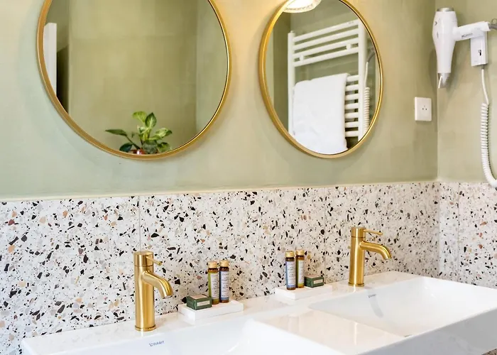 Queens Boutique Hotel 3*