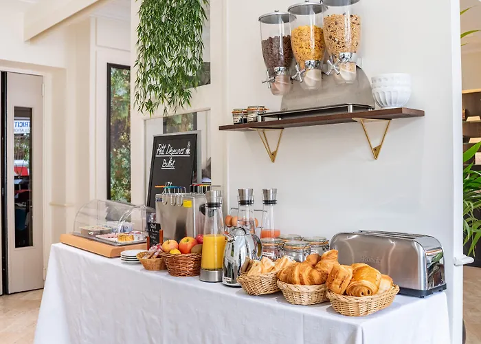 Queens Boutique Hotel 3*