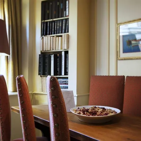 Queens Boutique Hotel Paris