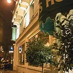 Queens Boutique Hotel