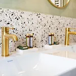 Hotel Queens Boutique
