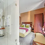 Queens Boutique 3*